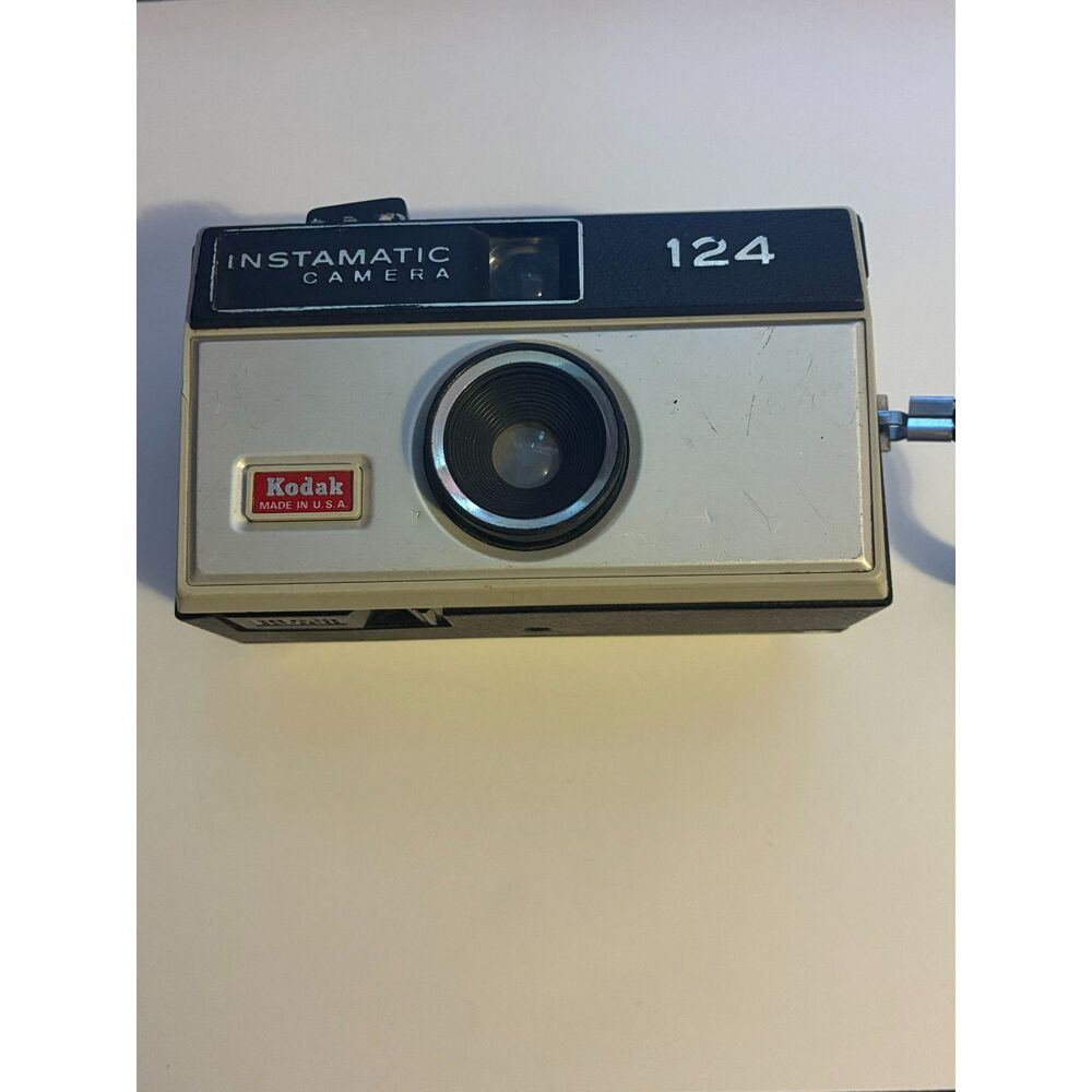Vintage Kodak Instamatic 124 Camera with Wrist Strap Made in USA Untested